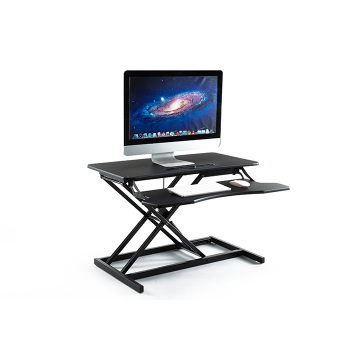 Sitzen Sie, um Doppel Computer Desk Converter Riser mit der Tastaturmausschale zu stehen